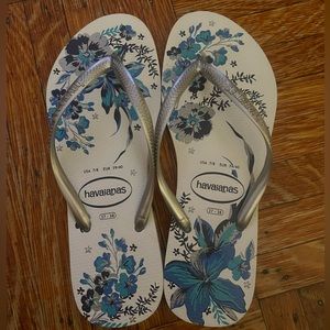 Havaianas Flip Flop Sandals for women in size US 7/8